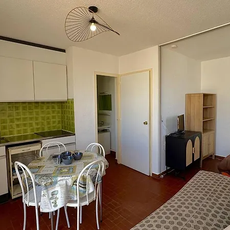 Calme Proche Avec Terrasse Et Parking Prive - Fr-1-529-67 *